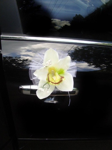 Украшение на авто: цветы для ручек и зеркал