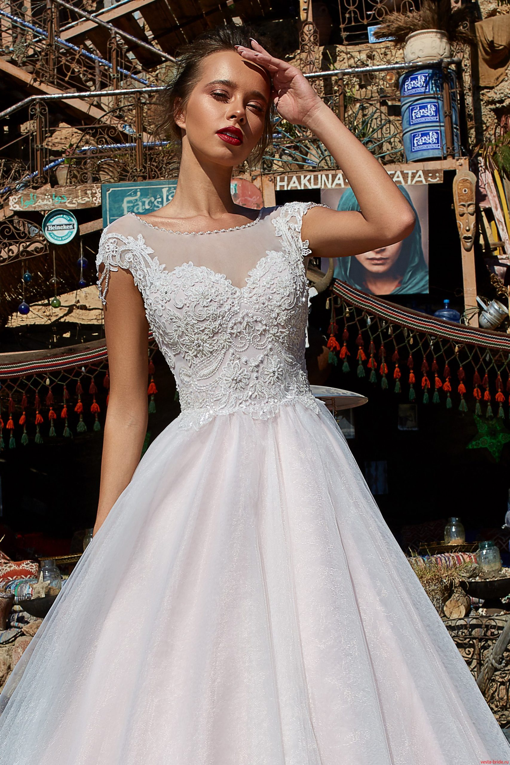1c6th80k7edqb4lxxzdgss1d2 scaled Кружевное свадебное платье А-силуэта Devany