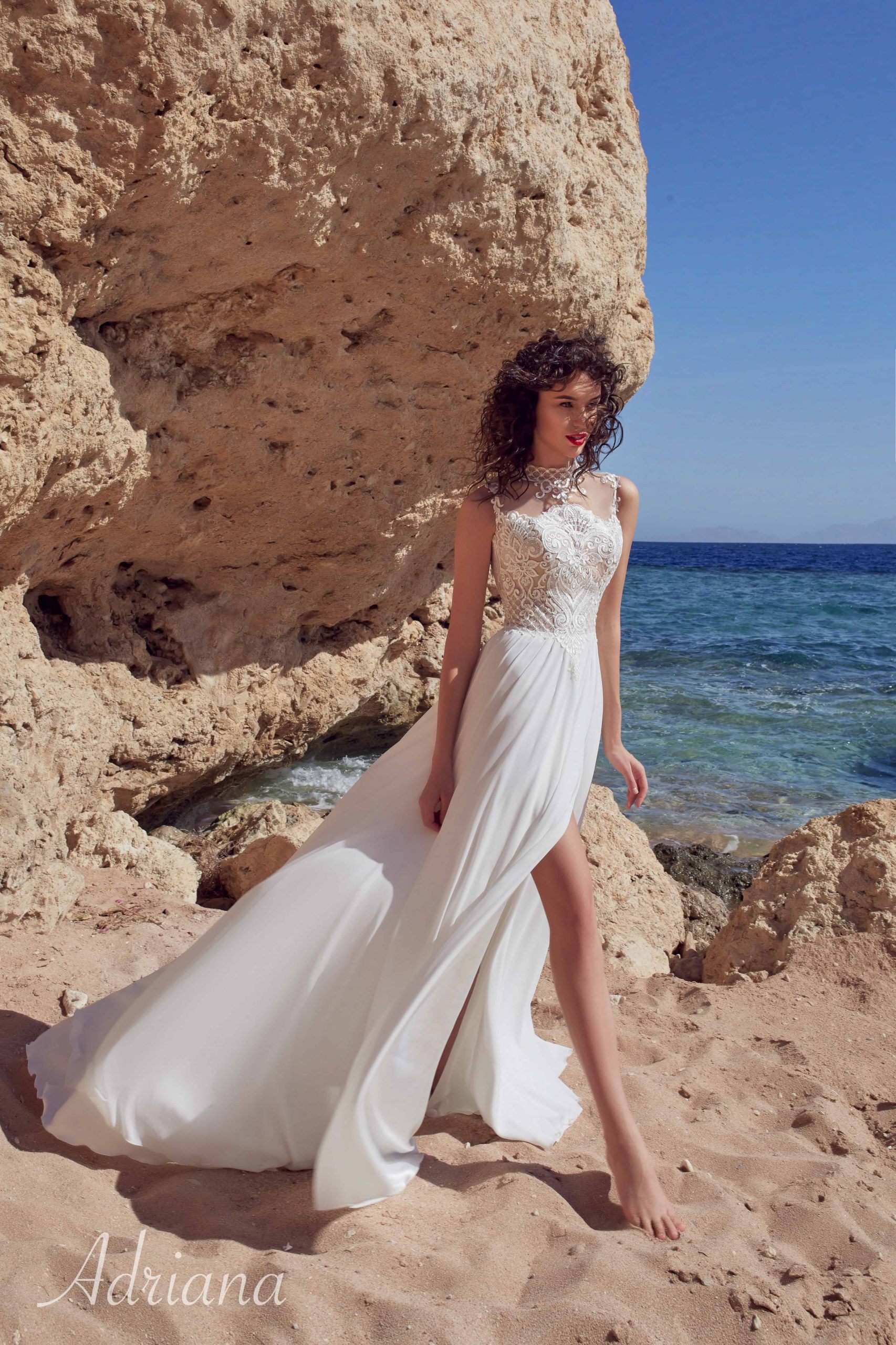 1lhlk1mboev1vuopgct62eu scaled Закрытое свадебное платье Ампир (в греческом стиле) Adriana