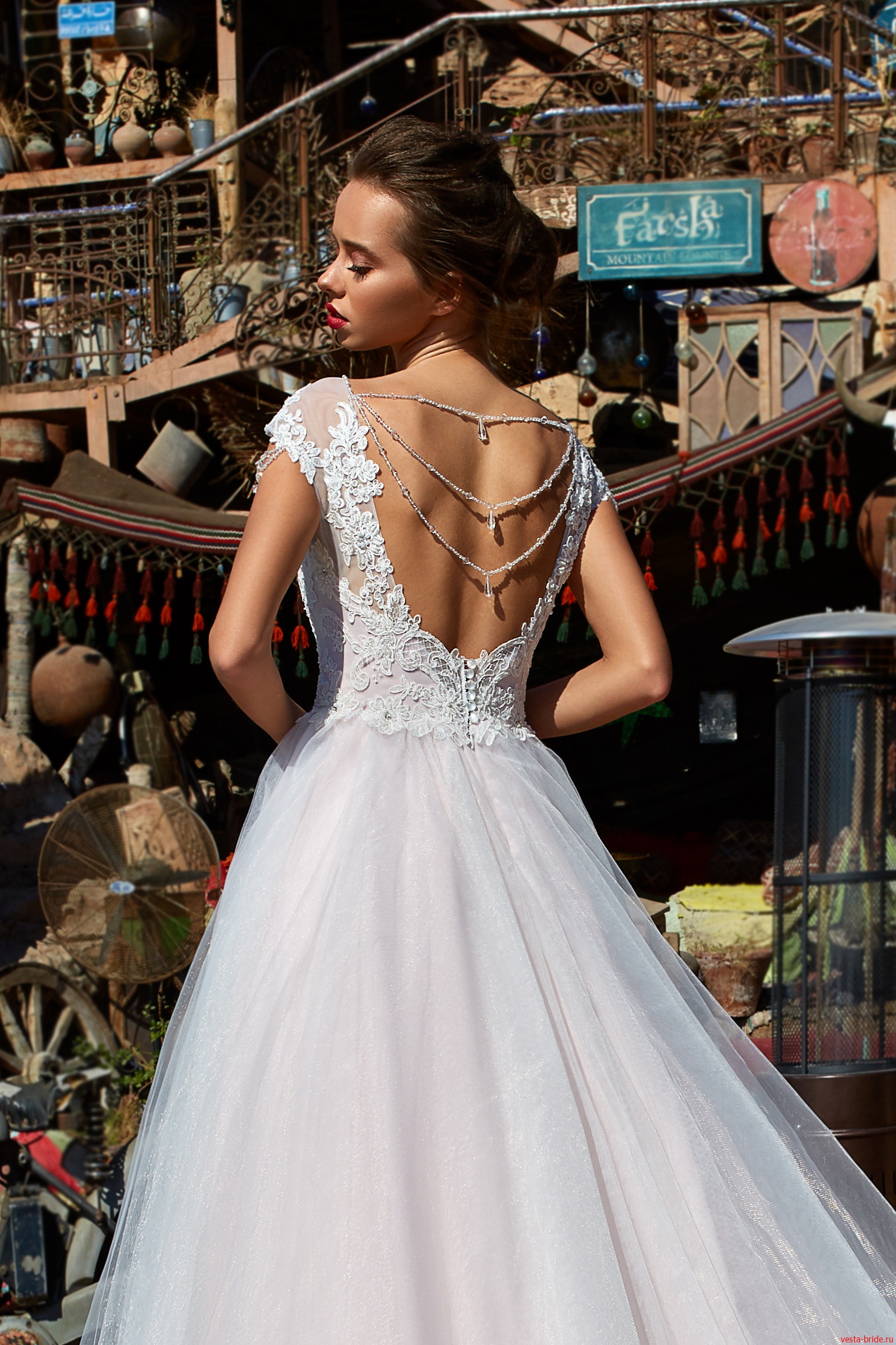 Кружевное свадебное платье А-силуэта Devany