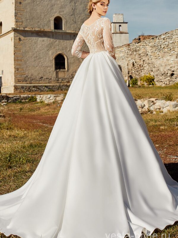 98ycco3vipt22xk0wl5797dr scaled Атласное свадебное платье А-силуэта Anetta
